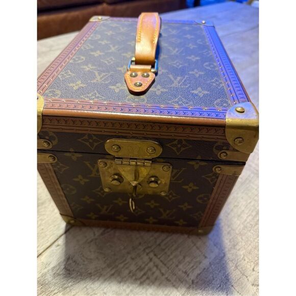100 authentic Louis Vuitton trunk - Picture 9 of 16